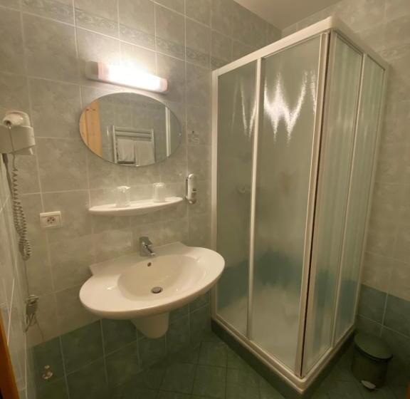 豪华房间, Le Schuss