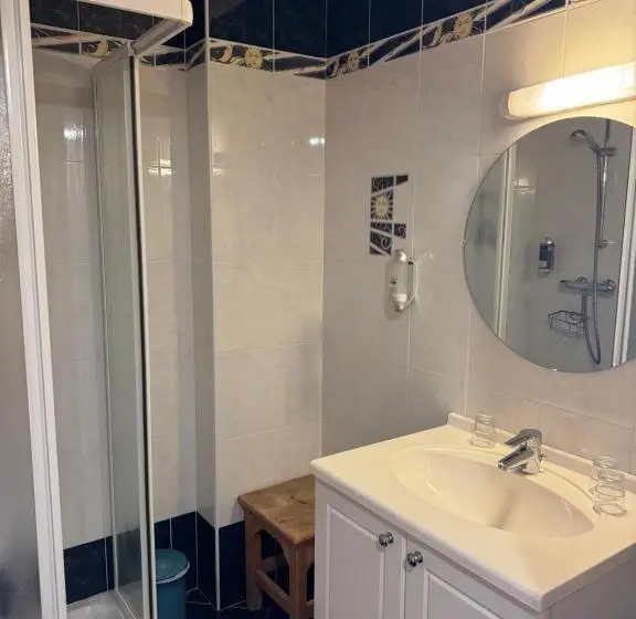 Standard Triple Room, Le Schuss