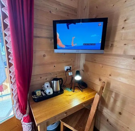 Standard Triple Room, Le Schuss