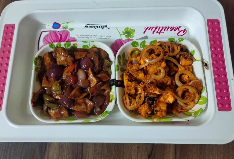 غرفة قياسية مطلة على الجبل, Meera Heritage