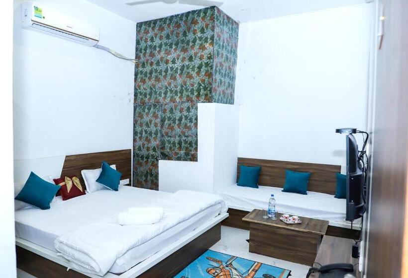 غرفة إقتصادية ثلاثية, Meera Heritage