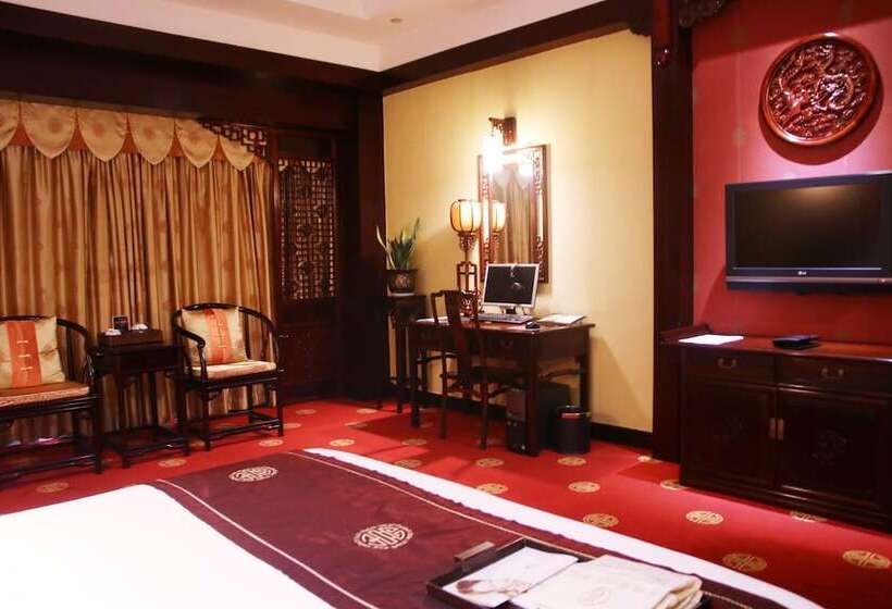 غرفة سوبيريور, Homeland International