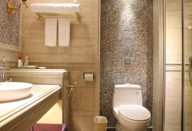 غرفة كومفورت, Homeland International