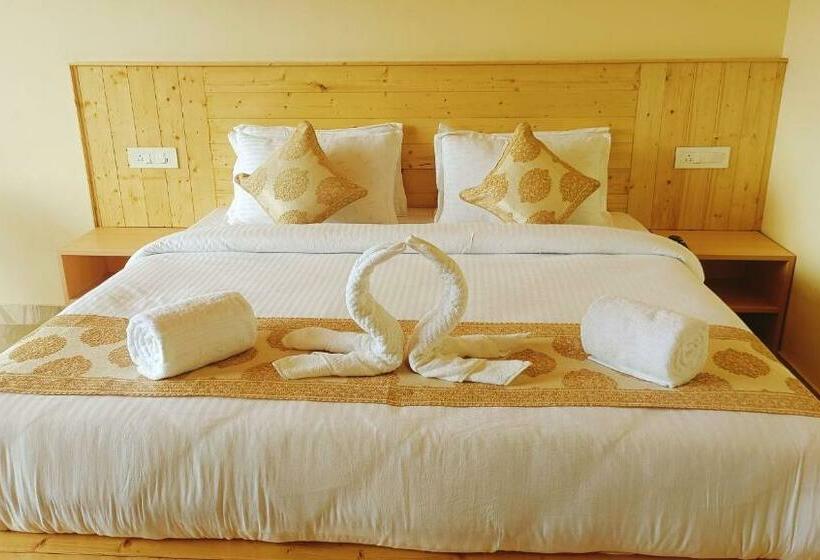 اتاق استاندارد با تخت بزرگ, The Vintage Hill Village   Himalayan Boutique Resort