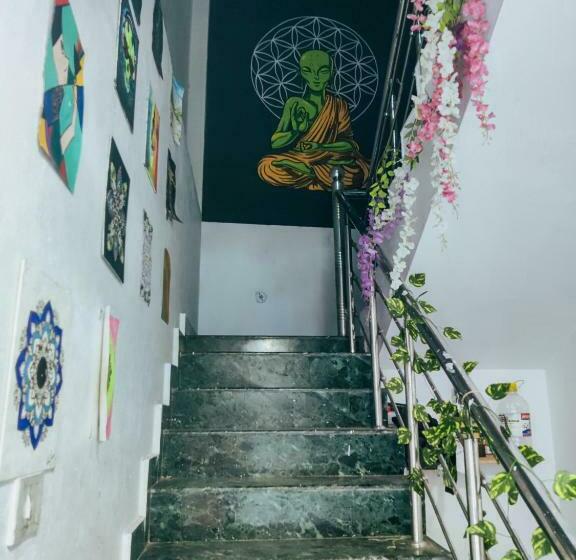اتاق لوکس با تخت بزرگ, Space House Hostel