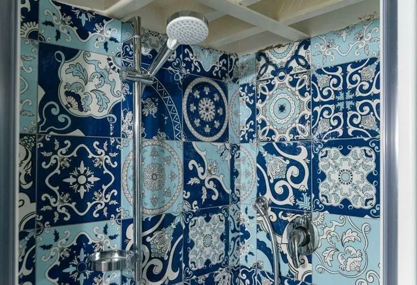 اتاق لوکس خانوادگی, Suites Luisa Sanfelice