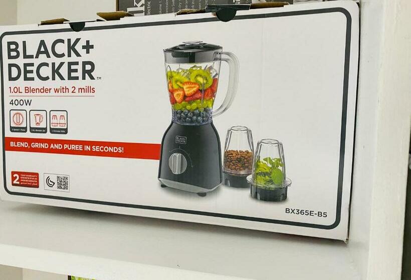 استودیوی استاندارد, 8 Spatial Condominium