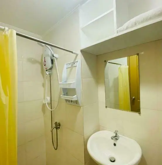 Standard-studio, 8 Spatial Condominium