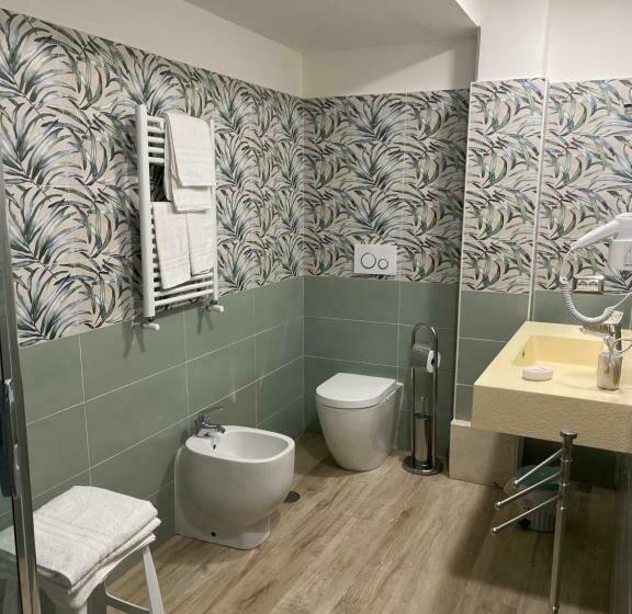 غرفة قياسية ثلاثية, Camera Eden