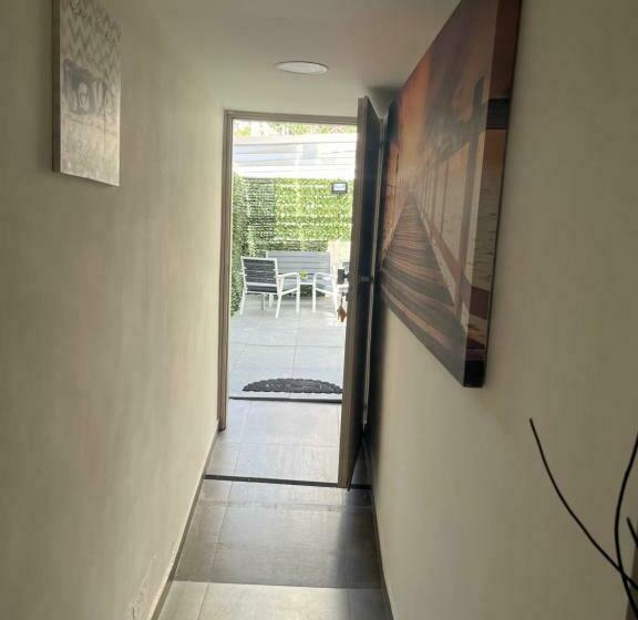 غرفة قياسية ثلاثية, Camera Eden