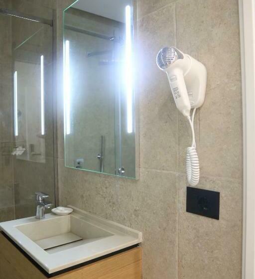 غرفة قياسية مطلّة علي البحر, B&b Champagne, Vlore Bay