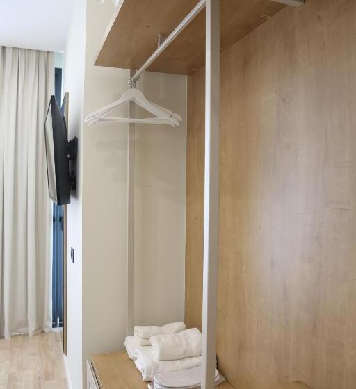 غرفة قياسية مطلّة علي البحر, B&b Champagne, Vlore Bay