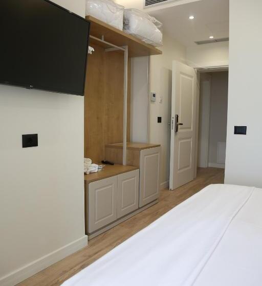 غرفة قياسية مطلّة علي البحر, B&b Champagne, Vlore Bay