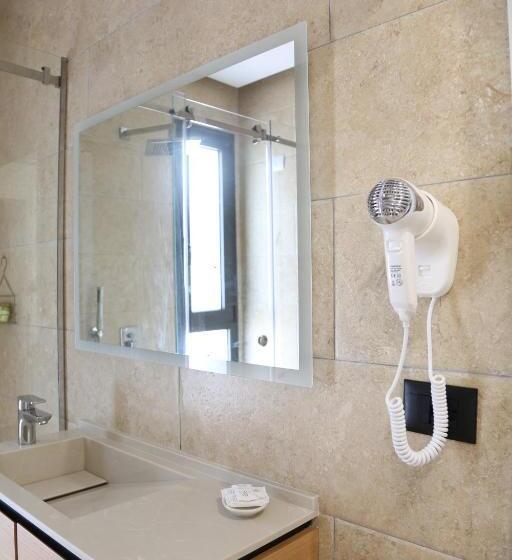 Triple Room Sea View, B&b Champagne, Vlore Bay