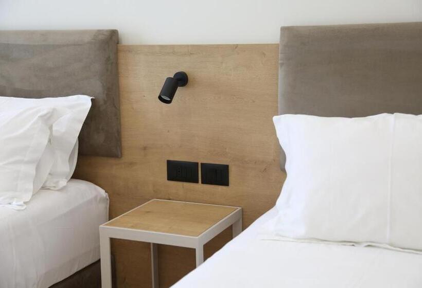 Triple Room Sea View, B&b Champagne, Vlore Bay