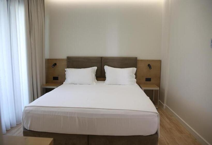 غرفة قياسية إطلالة جانبية علي البحر, B&b Champagne, Vlore Bay