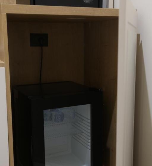 غرفة قياسية إطلالة جانبية علي البحر, B&b Champagne, Vlore Bay