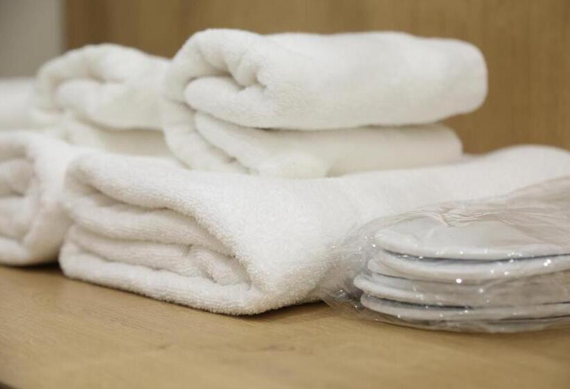 חדר סטנדרט לשלושה עם נוף צדדי לים, B&b Champagne, Vlore Bay