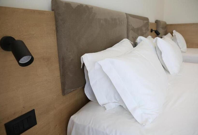 Triple Room Sea View, B&b Champagne, Vlore Bay