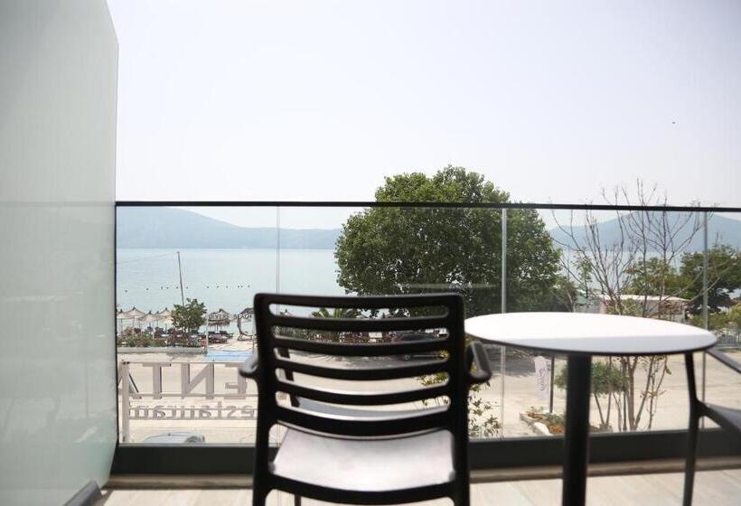 Triple Room Sea View, B&b Champagne, Vlore Bay