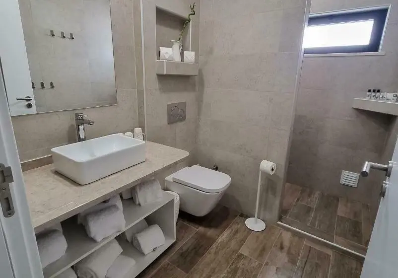 ファミリールーム, Algarpapa Rooms