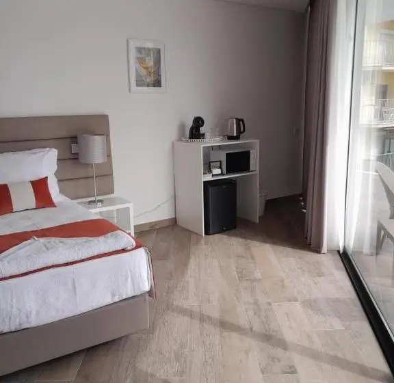 トリプルクラシックルーム, Algarpapa Rooms