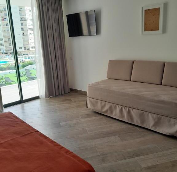 اتاق پریمیوم چهارنفره, Algarpapa Rooms