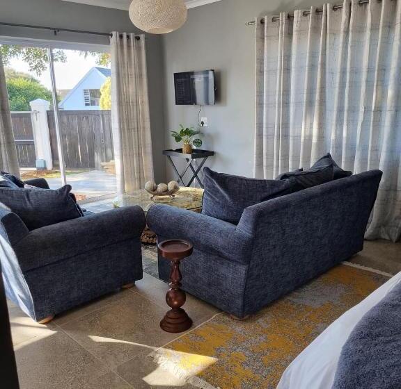 חדר דלוקס נוף לגינה, Tree Aloe Guest House