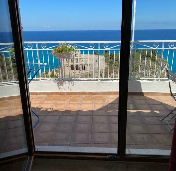 غرفة ديلوكس ثلاثية مطلة على البحر, Bluemind