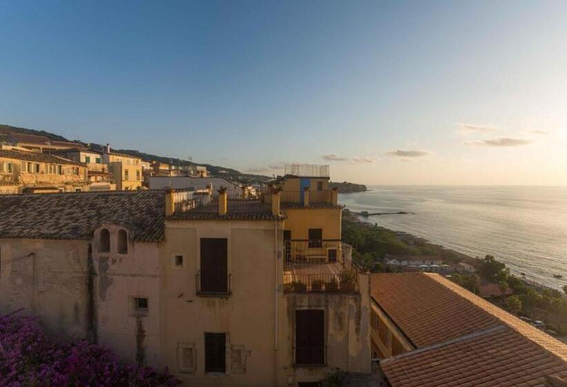 غرفة ديلوكس ثلاثية مطلة على البحر, Bluemind