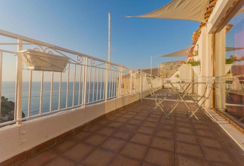 غرفة ديلوكس ثلاثية مطلة على البحر, Bluemind