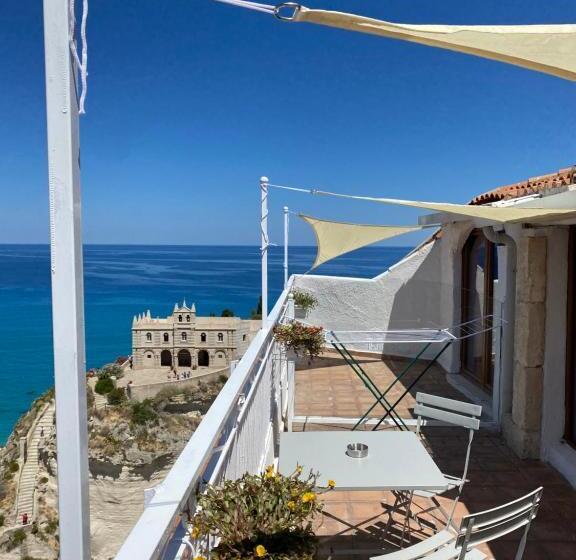 Triple Room Sea View, Bluemind