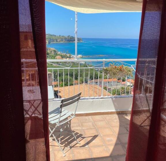 Triple Room Sea View, Bluemind