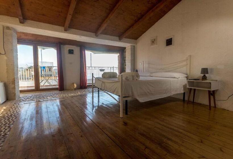 Triple Room Sea View, Bluemind