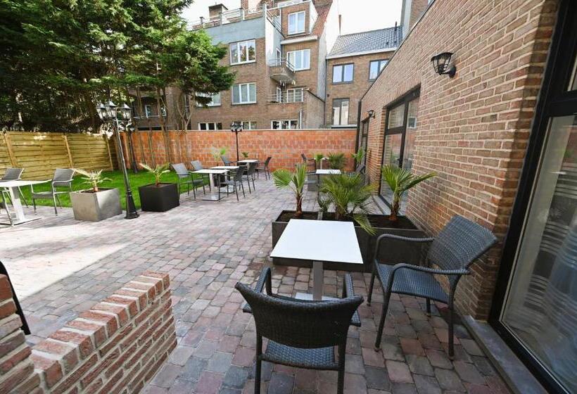 غرفة قياسية رباعية, Cesar Palace