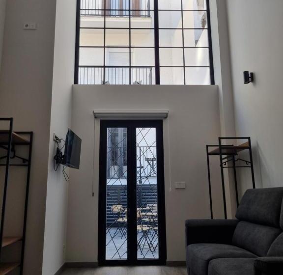スタンダードスタジオ, Kabialde Apartamentuak