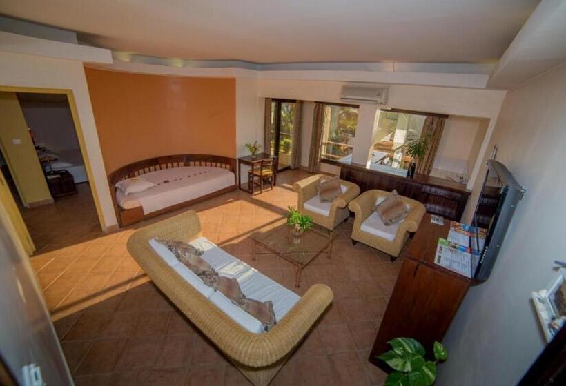 استودیوی استاندارد با چشمانداز دریا, Aux Roches Rouges