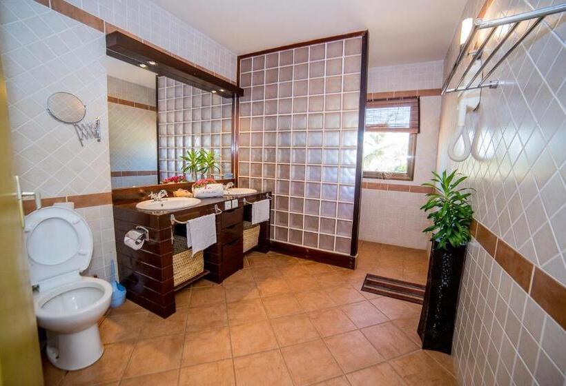 استودیوی استاندارد با چشمانداز دریا, Aux Roches Rouges