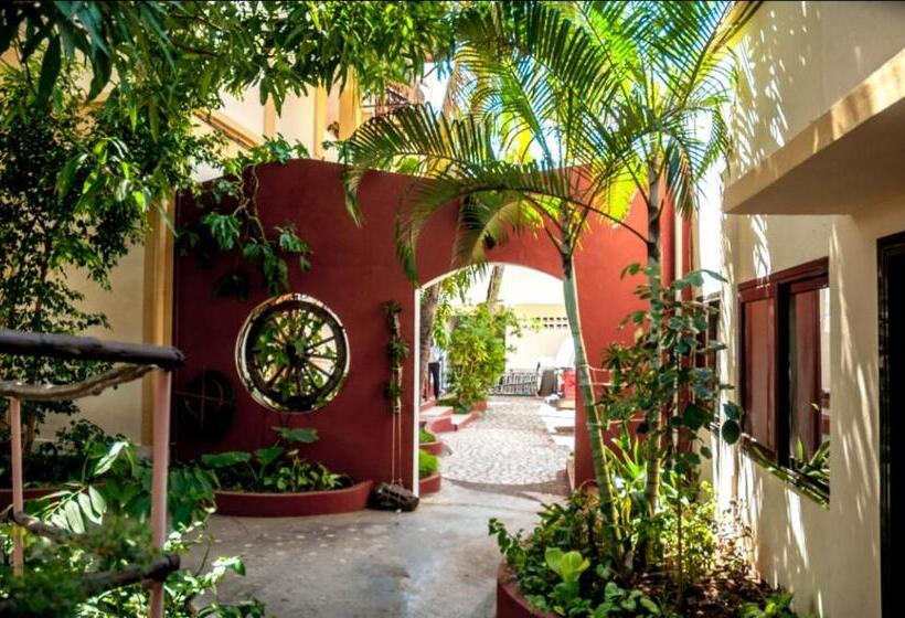 آپارتمان 1 خوابه با چشمانداز باغ, Aux Roches Rouges