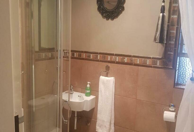 סוויטה משפחתית, Royal Villa Guesthouse