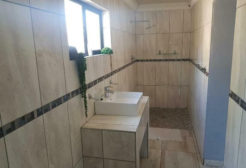 סוויטה דלוקס, Royal Villa Guesthouse