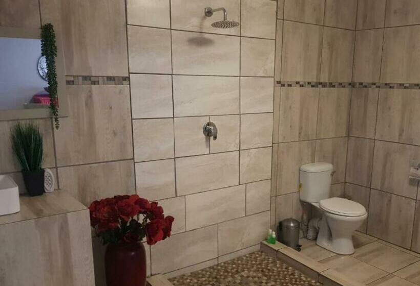 סוויטה דלוקס, Royal Villa Guesthouse