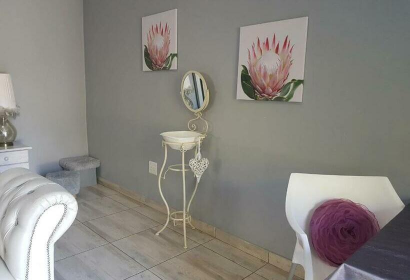 סוויטה דלוקס, Royal Villa Guesthouse