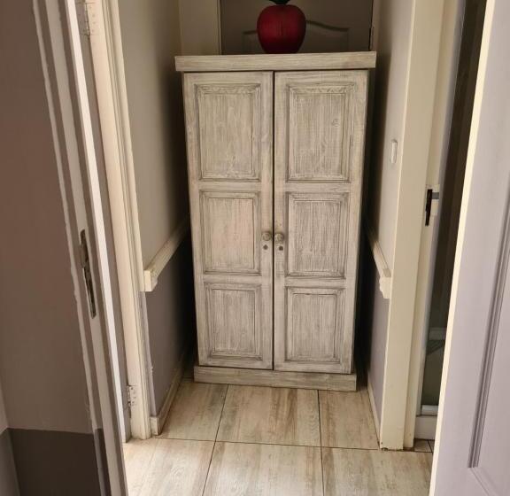 סוויטה משפחתית, Royal Villa Guesthouse