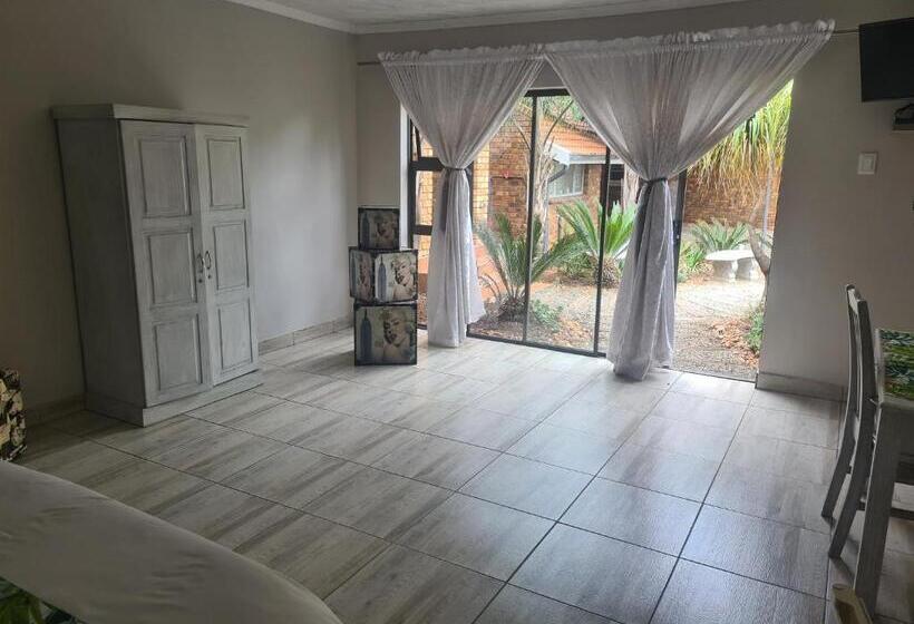 סוויטה דלוקס, Royal Villa Guesthouse