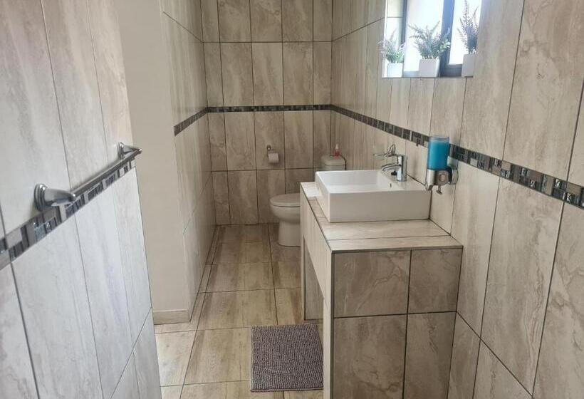 סוויטה דלוקס, Royal Villa Guesthouse