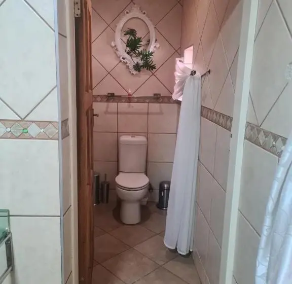 スーペリアールーム, Royal Villa Guesthouse