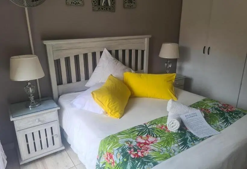 コンフォートルーム, Royal Villa Guesthouse