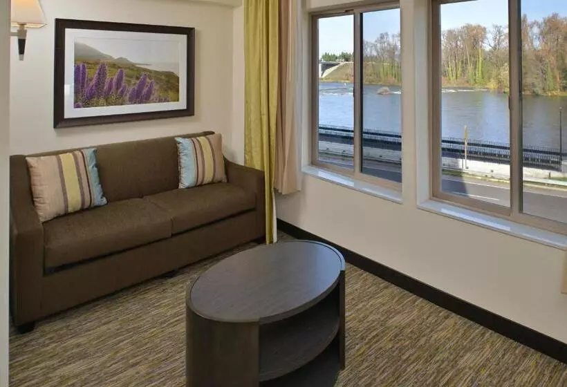 デラックススタジオ, Candlewood Suites Eugene Springfield, An Ihg