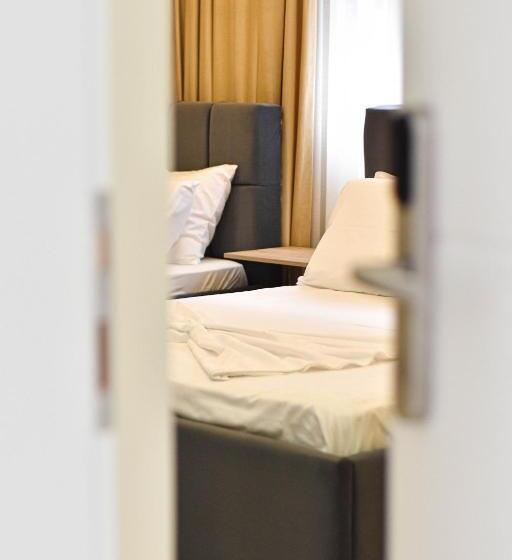 Трехместный Номер Базовый, Delmar